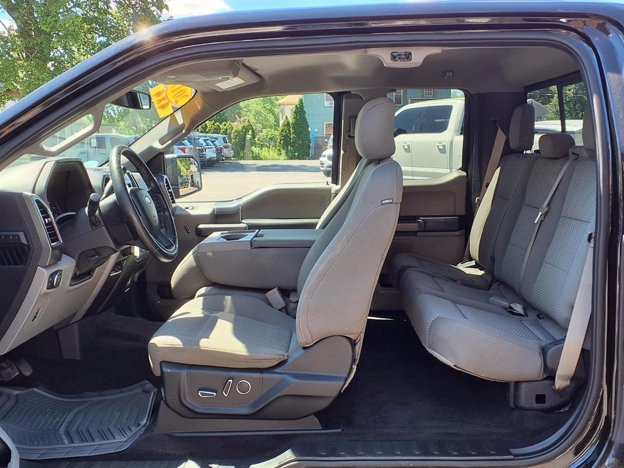 Ford F-150 Lariat 4WD SuperCab 8' Box 2017