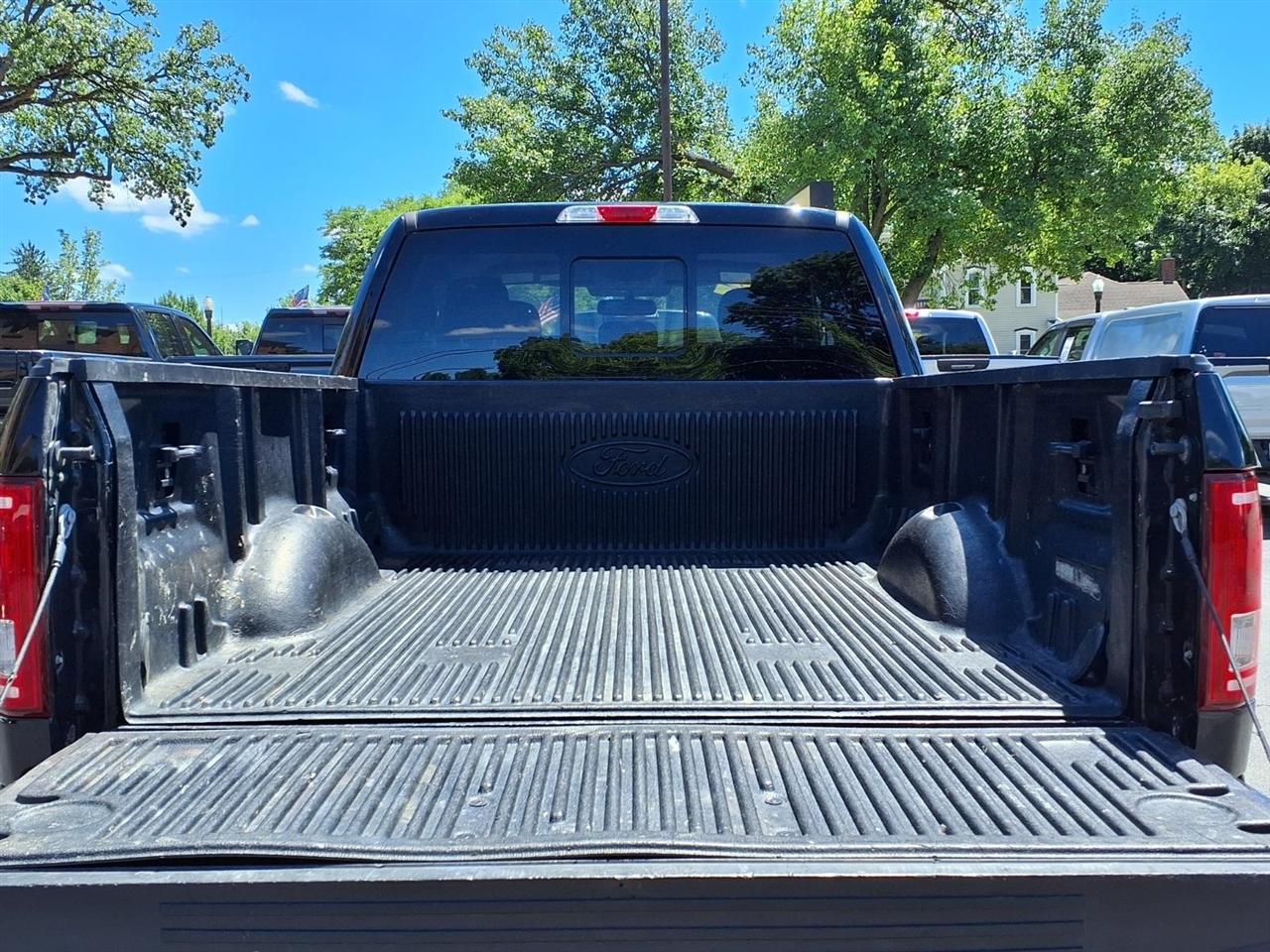 Ford F-150 Lariat 4WD SuperCab 8' Box 2017