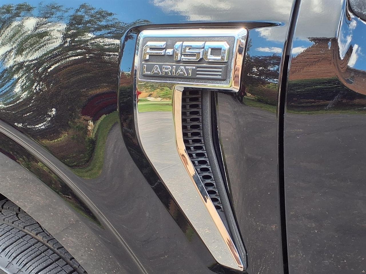 Ford F-150 Lariat SuperCrew 5.5-ft. Bed 4WD 2023