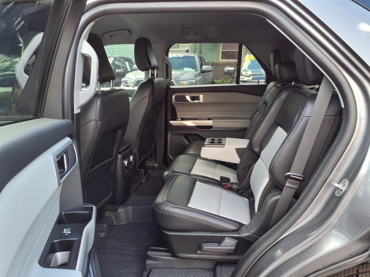 Ford Explorer XLT 4WD 2022