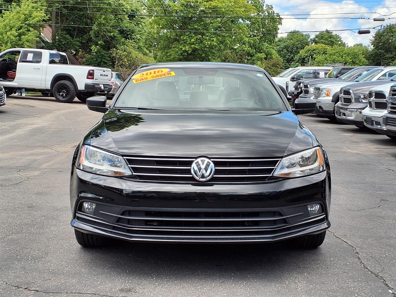 Volkswagen Jetta Sedan 4dr Man 1.8T Sport PZEV 2016