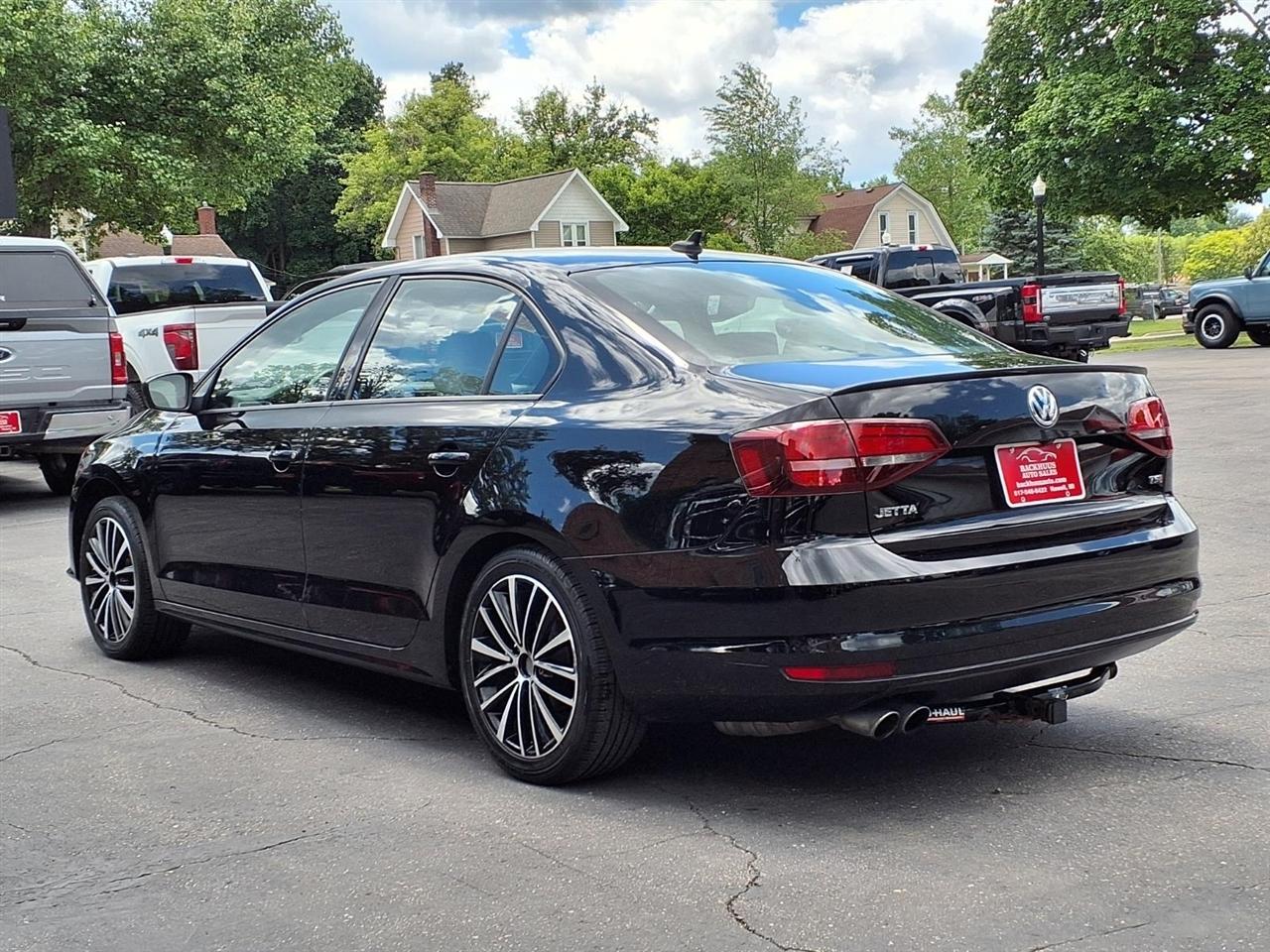 Volkswagen Jetta Sedan 4dr Man 1.8T Sport PZEV 2016