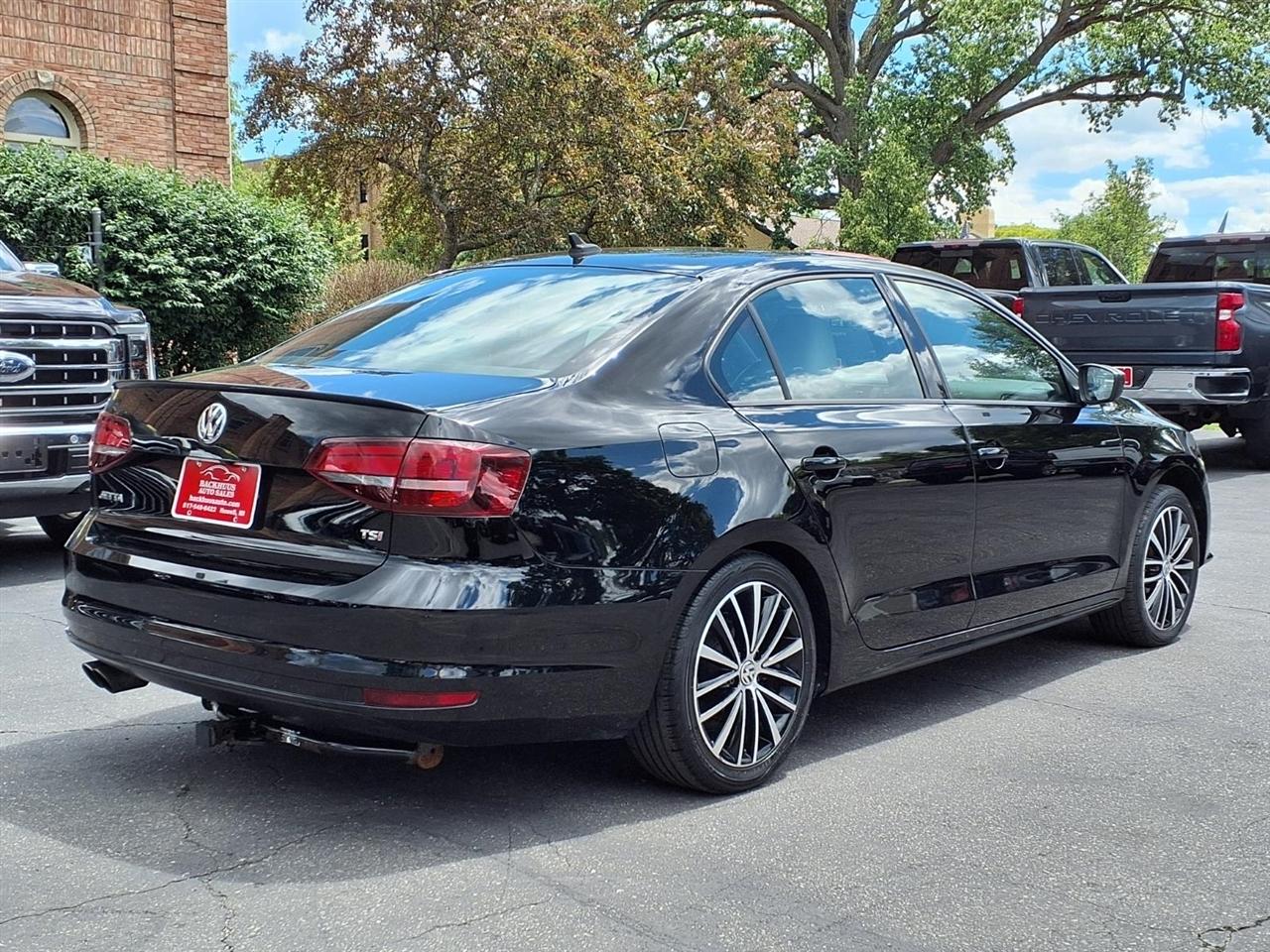 Volkswagen Jetta Sedan 4dr Man 1.8T Sport PZEV 2016