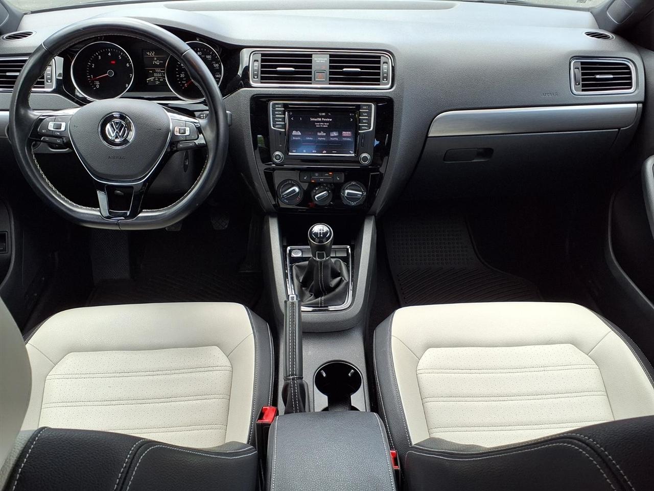 Volkswagen Jetta Sedan 4dr Man 1.8T Sport PZEV 2016