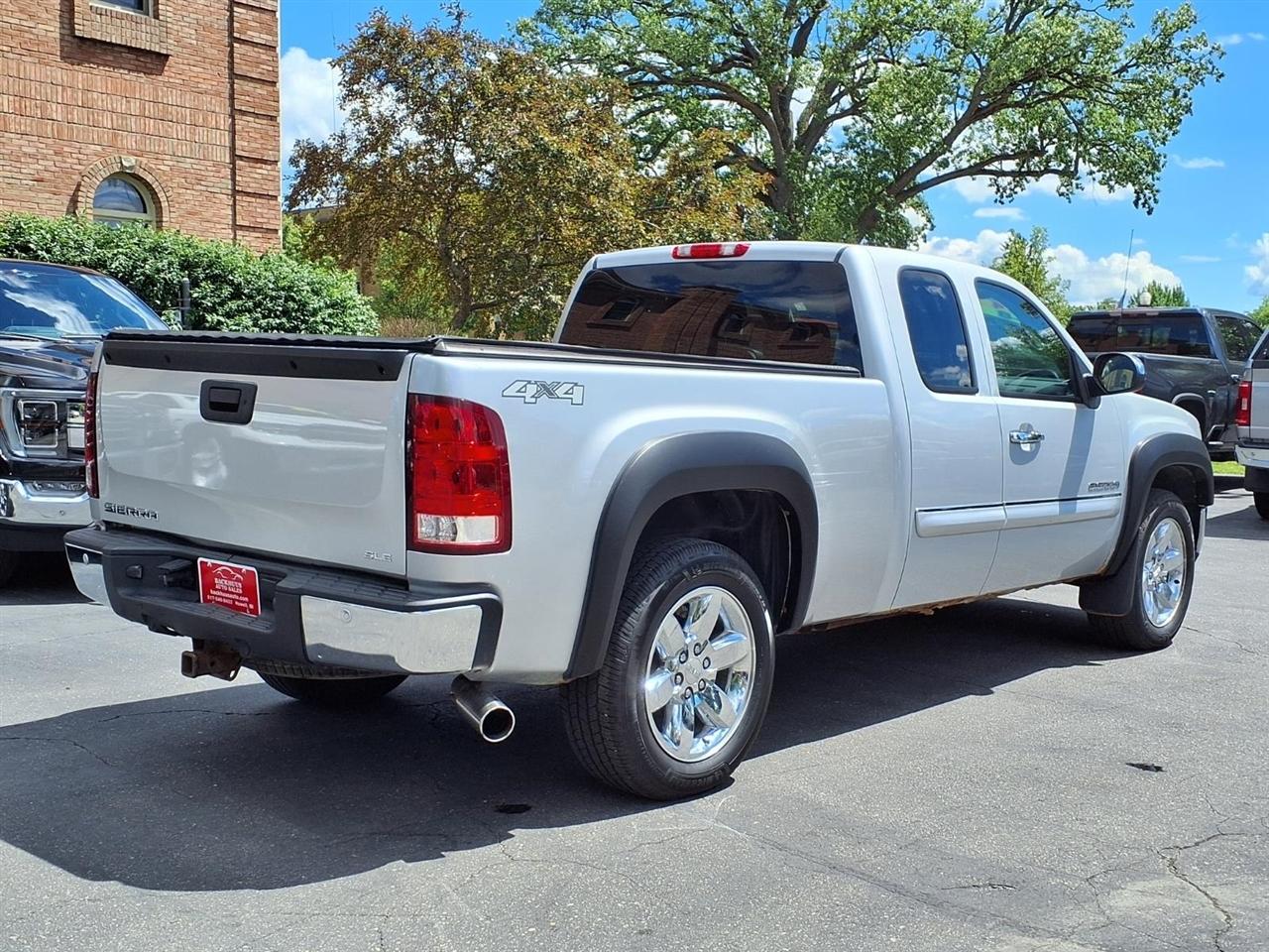 GMC Sierra 1500 4WD Ext Cab 143.5" SLE 2013