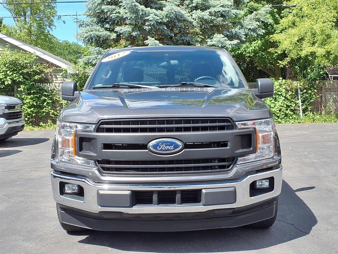 Ford F-150 XLT 2WD Reg Cab 8' Box 2019