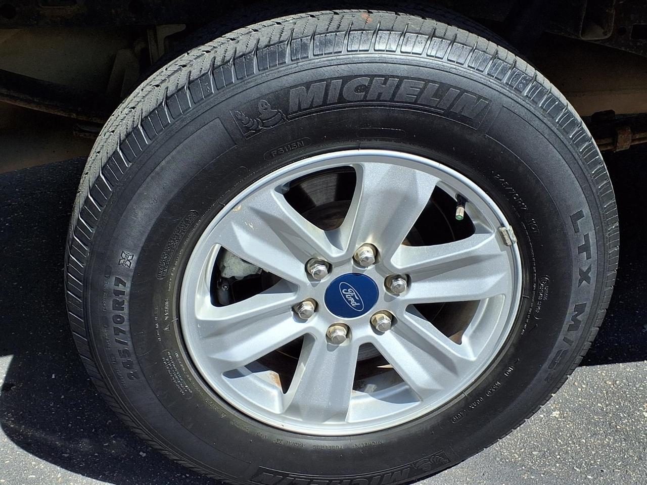 Ford F-150 XL 2WD Reg Cab 8' Box 2019