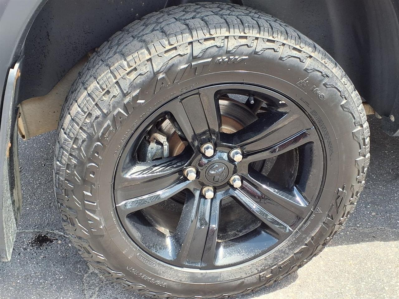 RAM 1500 Classic Warlock 4x4 Crew Cab 5'7" Box 2024