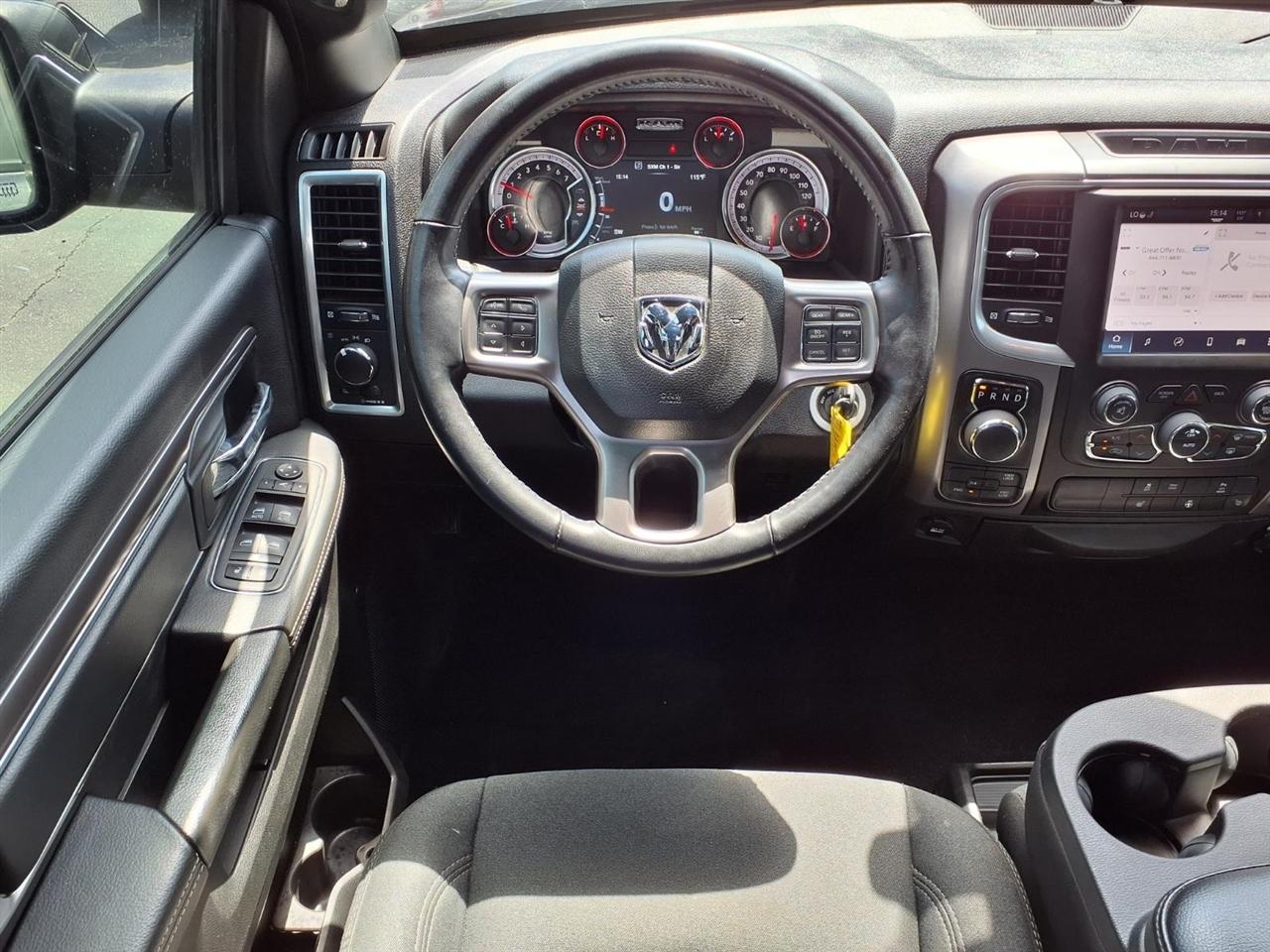 RAM 1500 Classic Warlock 4x4 Crew Cab 5'7" Box 2024