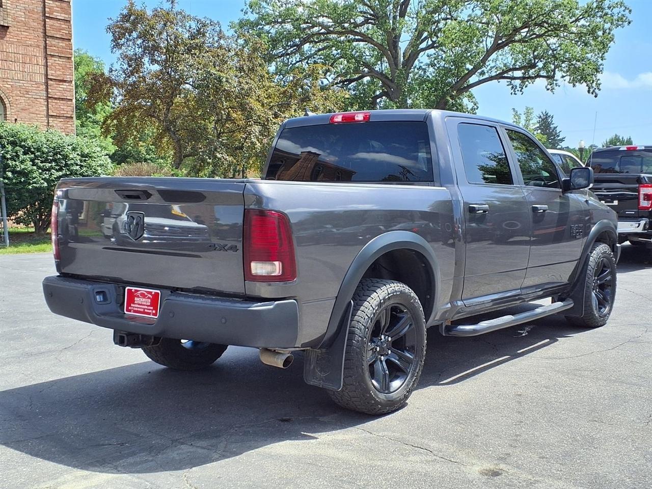 RAM 1500 Classic Warlock 4x4 Crew Cab 5'7" Box 2024
