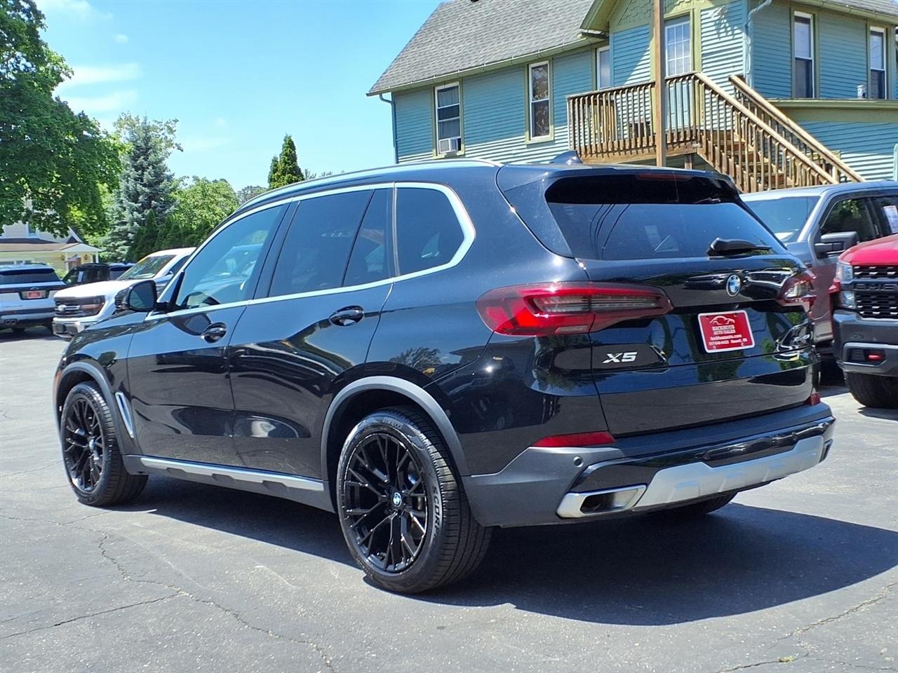 BMW X5 xDrive40i Sports Activity Vehicle 2021
