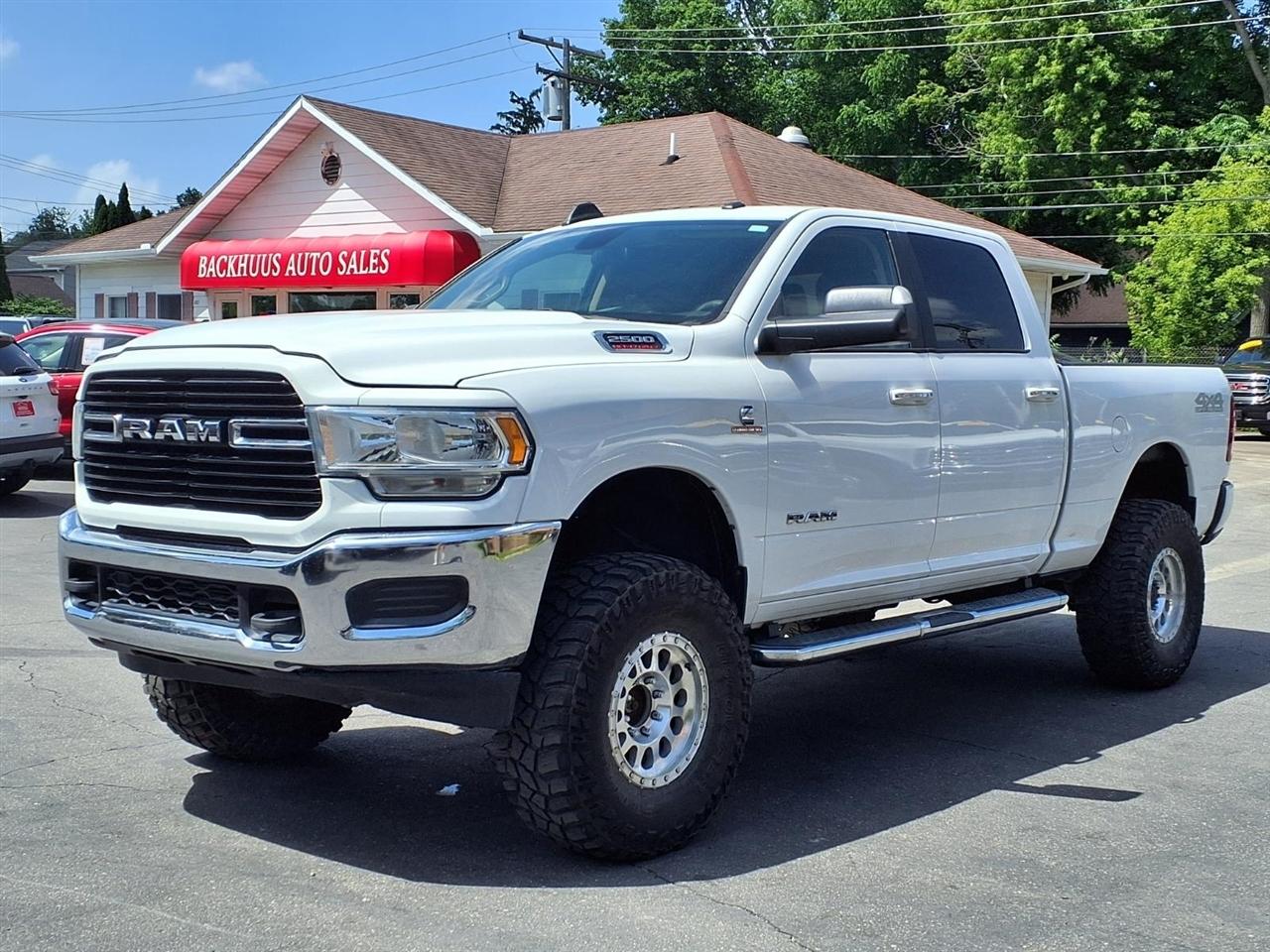 RAM 2500 Big Horn 4x4 Crew Cab 6'4" Box 2019