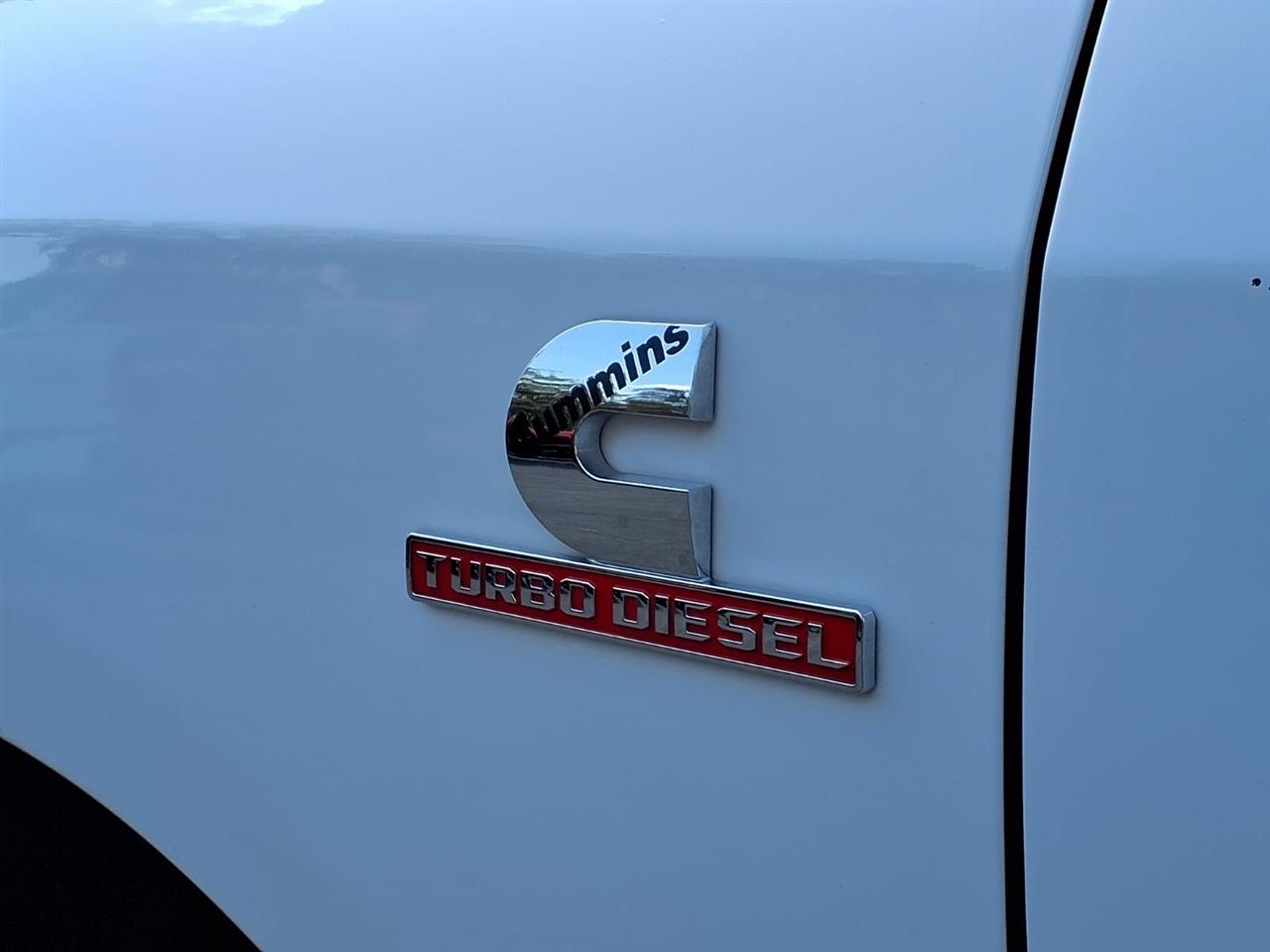 RAM 2500 Big Horn 4x4 Crew Cab 6'4" Box 2019