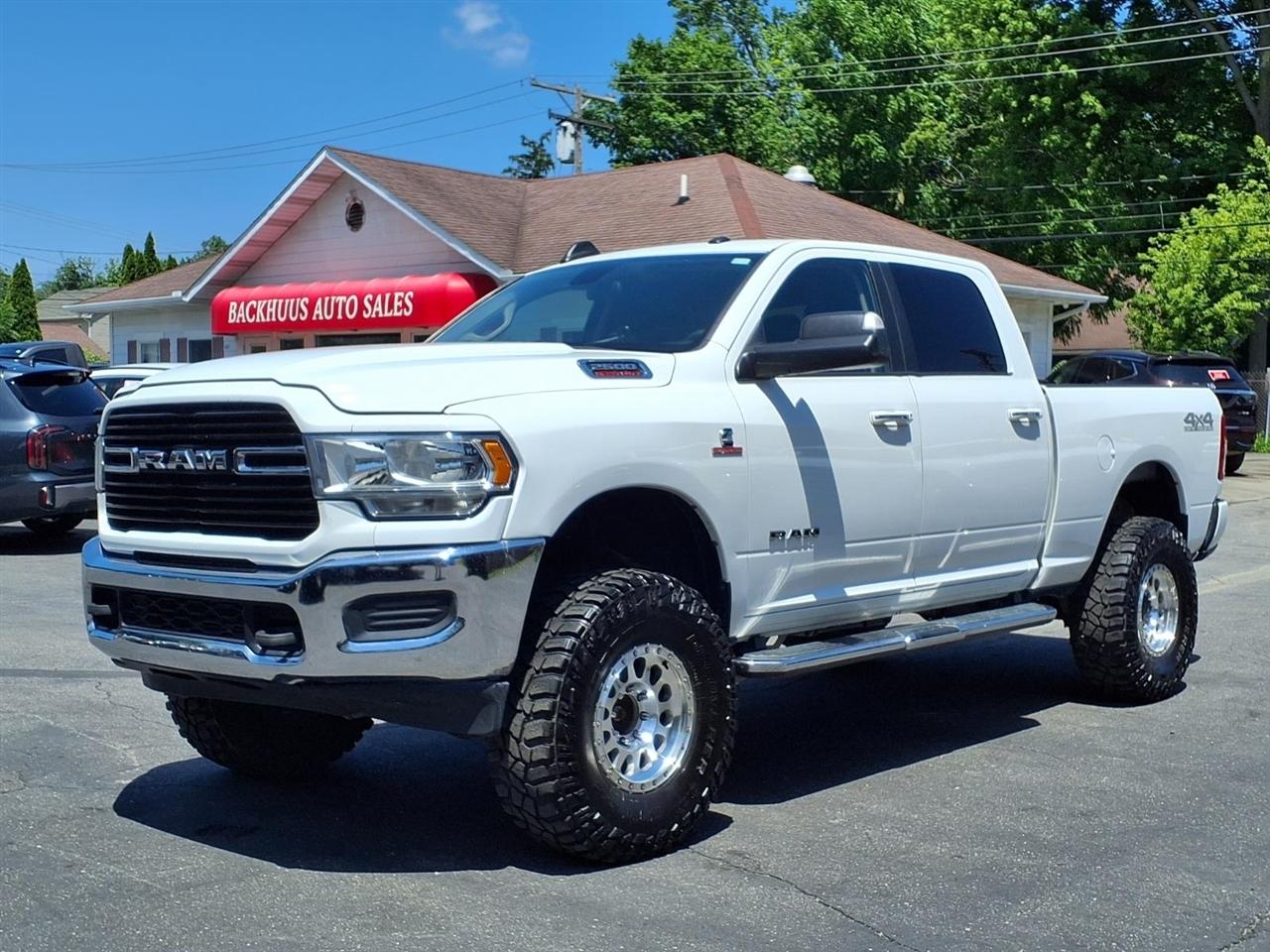 RAM 2500 Big Horn 4x4 Crew Cab 6'4" Box 2019