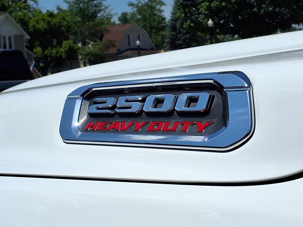 RAM 2500 Big Horn 4x4 Crew Cab 6'4" Box 2019
