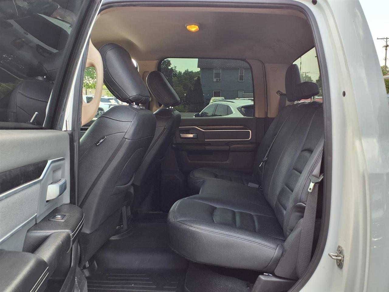 RAM 2500 Big Horn 4x4 Crew Cab 6'4" Box 2019