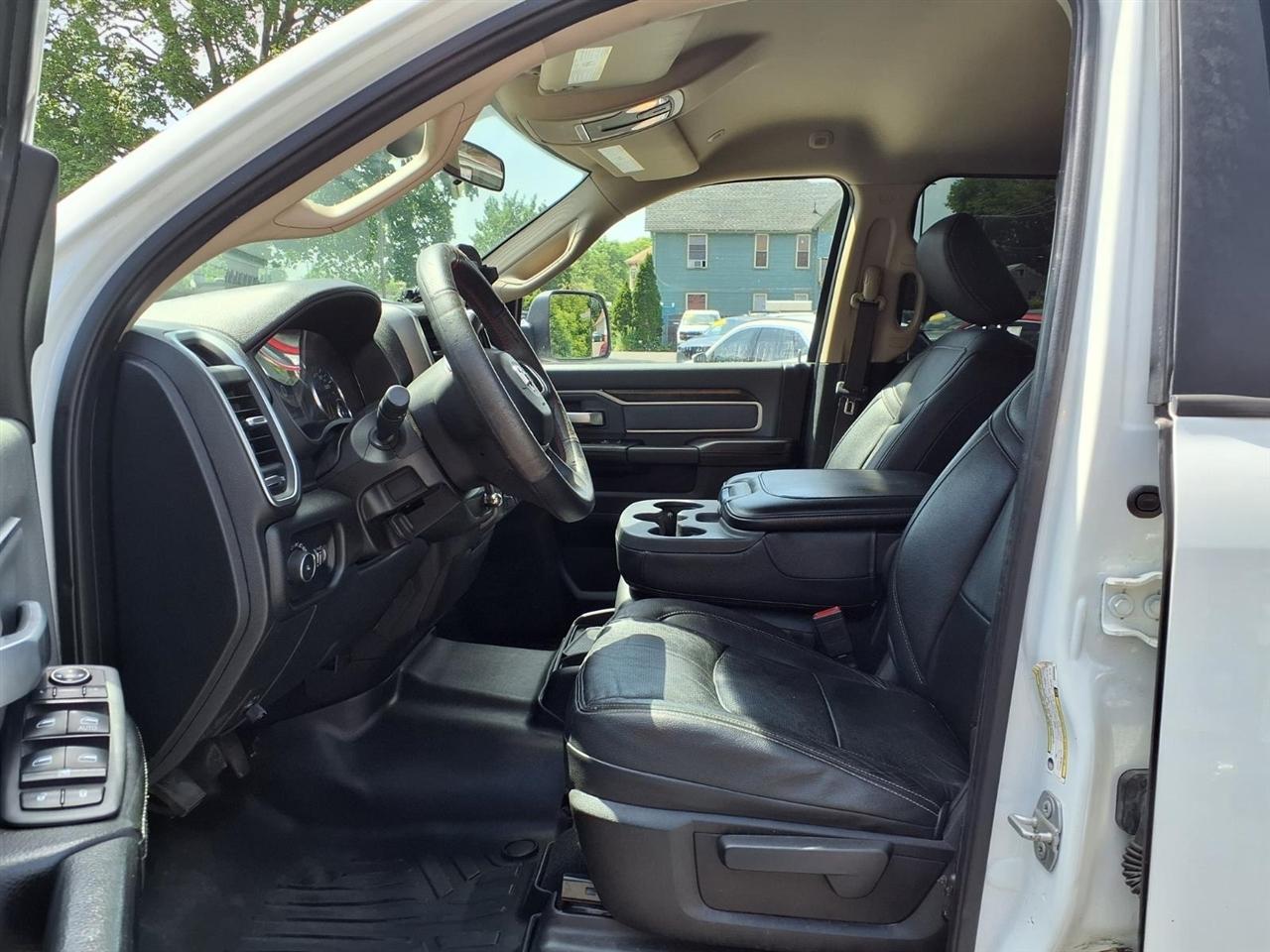 RAM 2500 Big Horn 4x4 Crew Cab 6'4" Box 2019