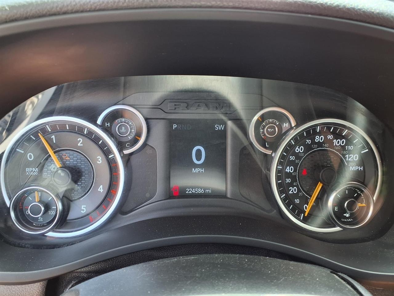 RAM 2500 Big Horn 4x4 Crew Cab 6'4" Box 2019