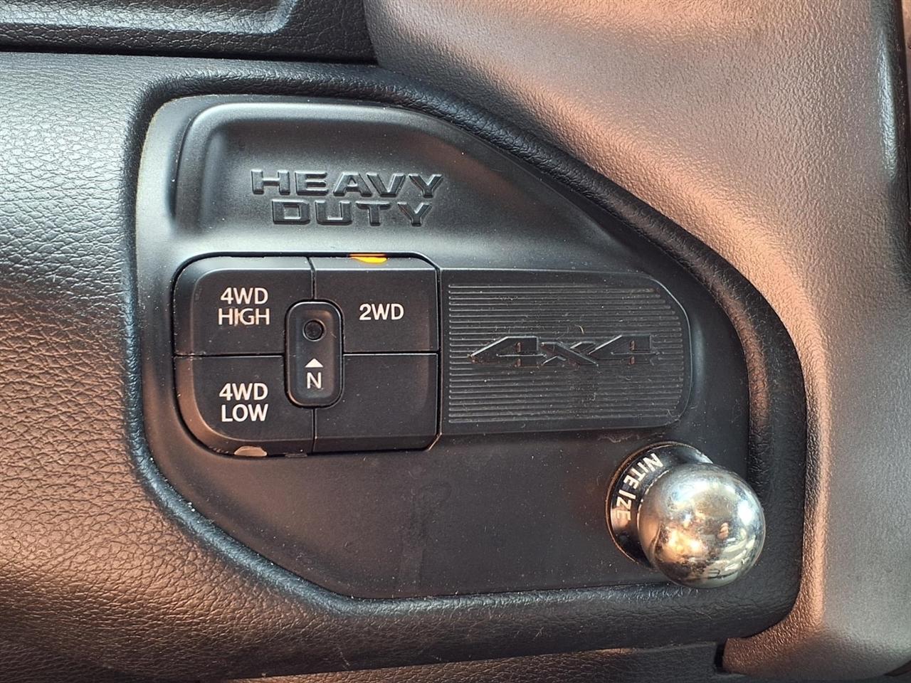 RAM 2500 Big Horn 4x4 Crew Cab 6'4" Box 2019