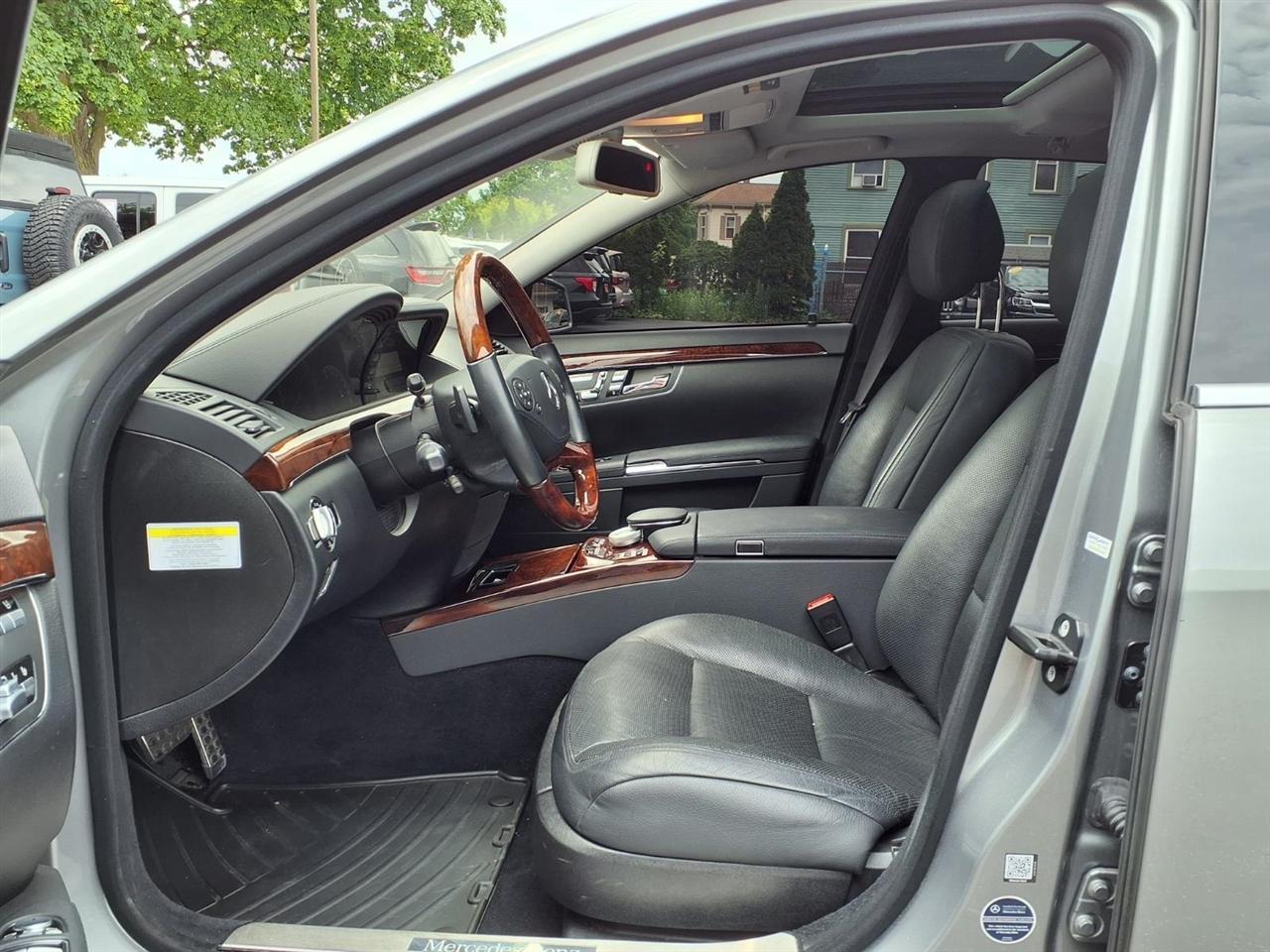 Mercedes-Benz S-Class 4dr Sdn S 550 RWD 2011