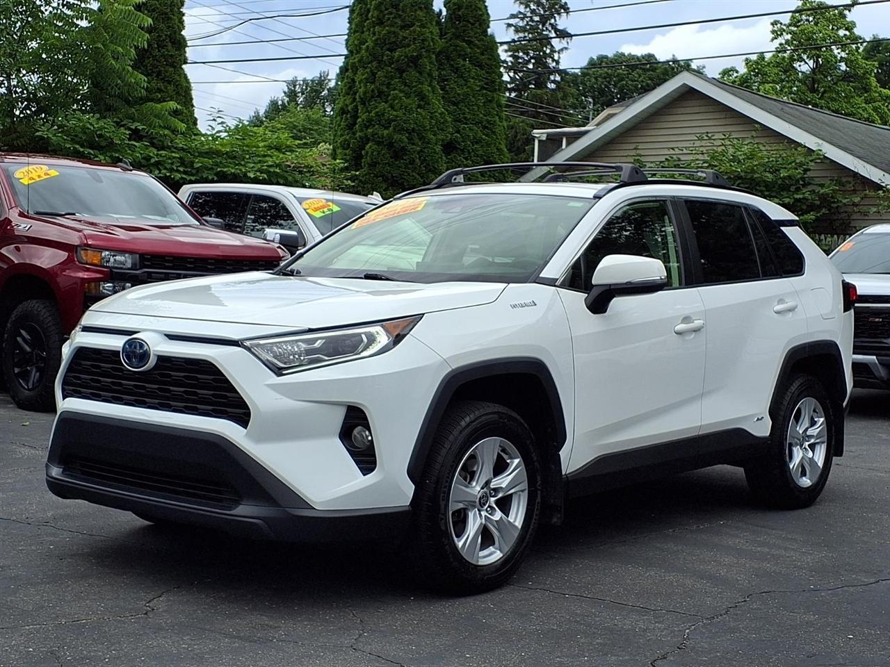 Toyota RAV4 Hybrid XLE AWD (Natl) 2021