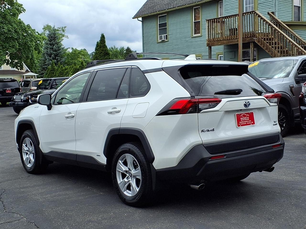 Toyota RAV4 Hybrid XLE AWD (Natl) 2021