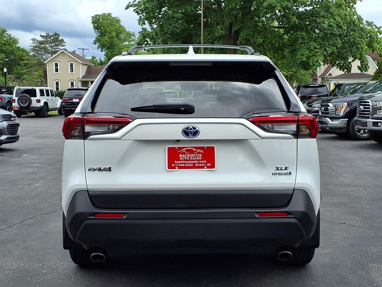 Toyota RAV4 Hybrid XLE AWD (Natl) 2021