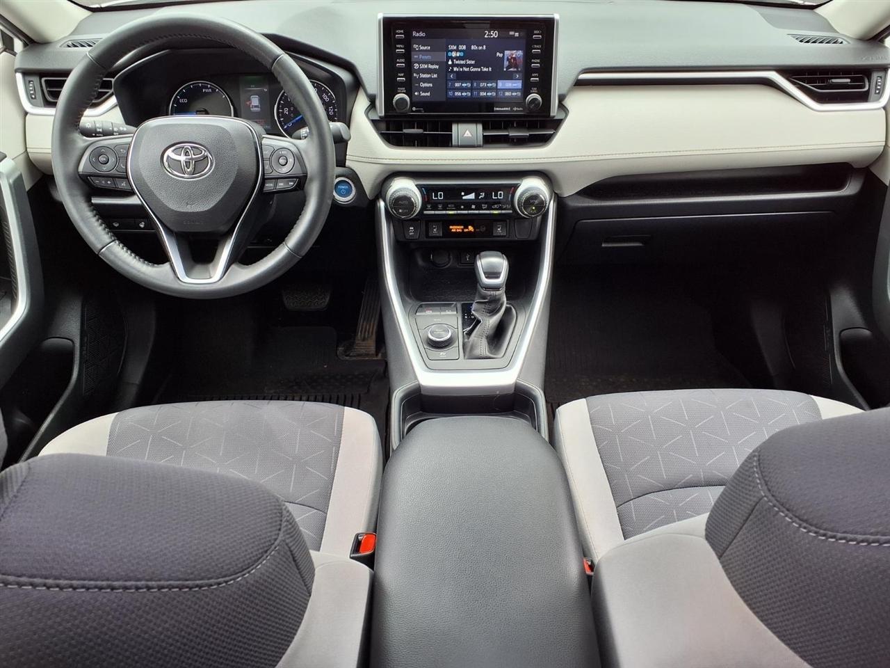 Toyota RAV4 Hybrid XLE AWD (Natl) 2021