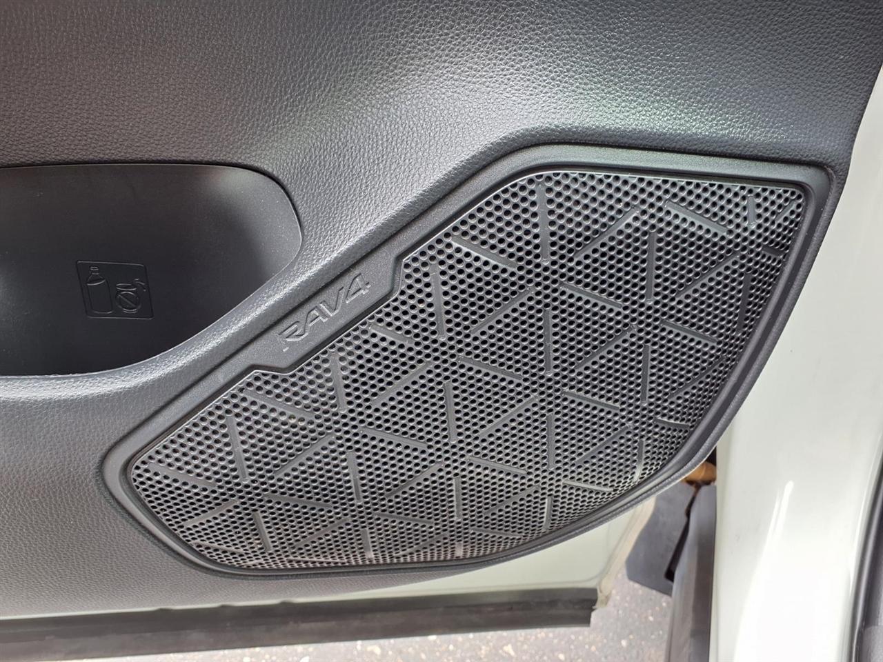 Toyota RAV4 Hybrid XLE AWD (Natl) 2021