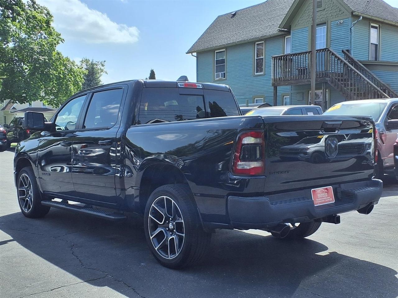 RAM 1500 Sport 4x4 Crew Cab 5'7" Box 2019