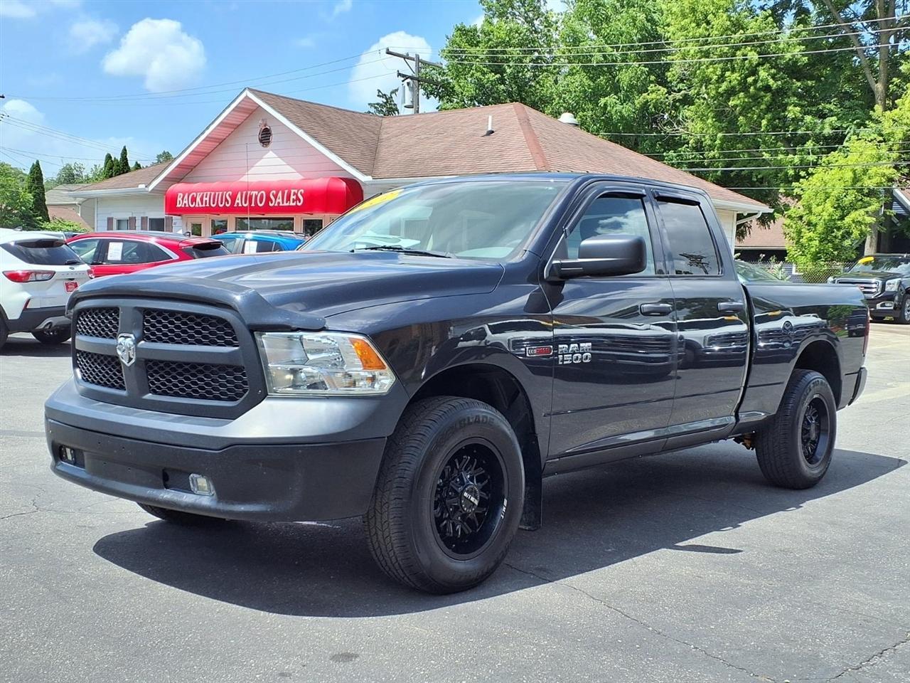RAM 1500 Tradesman 4x4 Quad Cab 6'4" Box 2018