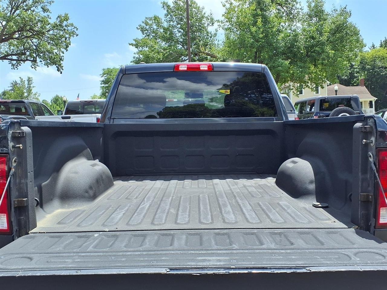 RAM 1500 Tradesman 4x4 Quad Cab 6'4" Box 2018