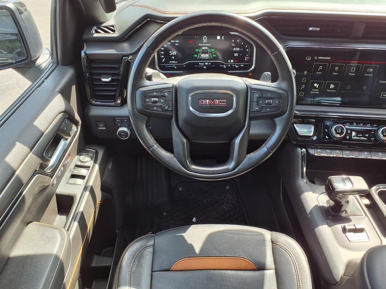 GMC Sierra 1500 4WD Crew Cab 147" AT4 2023