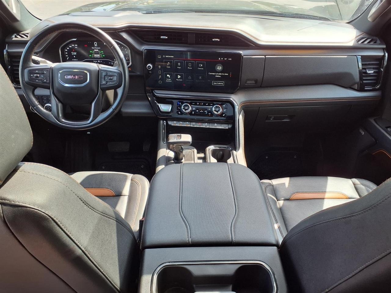 GMC Sierra 1500 4WD Crew Cab 147" AT4 2023