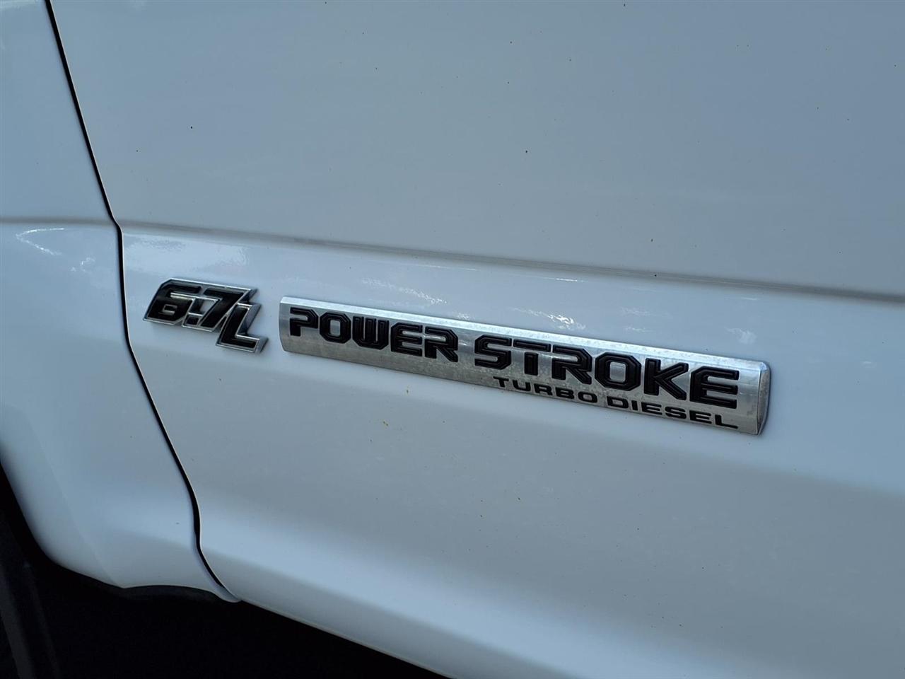 Ford Super Duty F-250 SRW King Ranch 4WD Crew Cab 8' Box 2018
