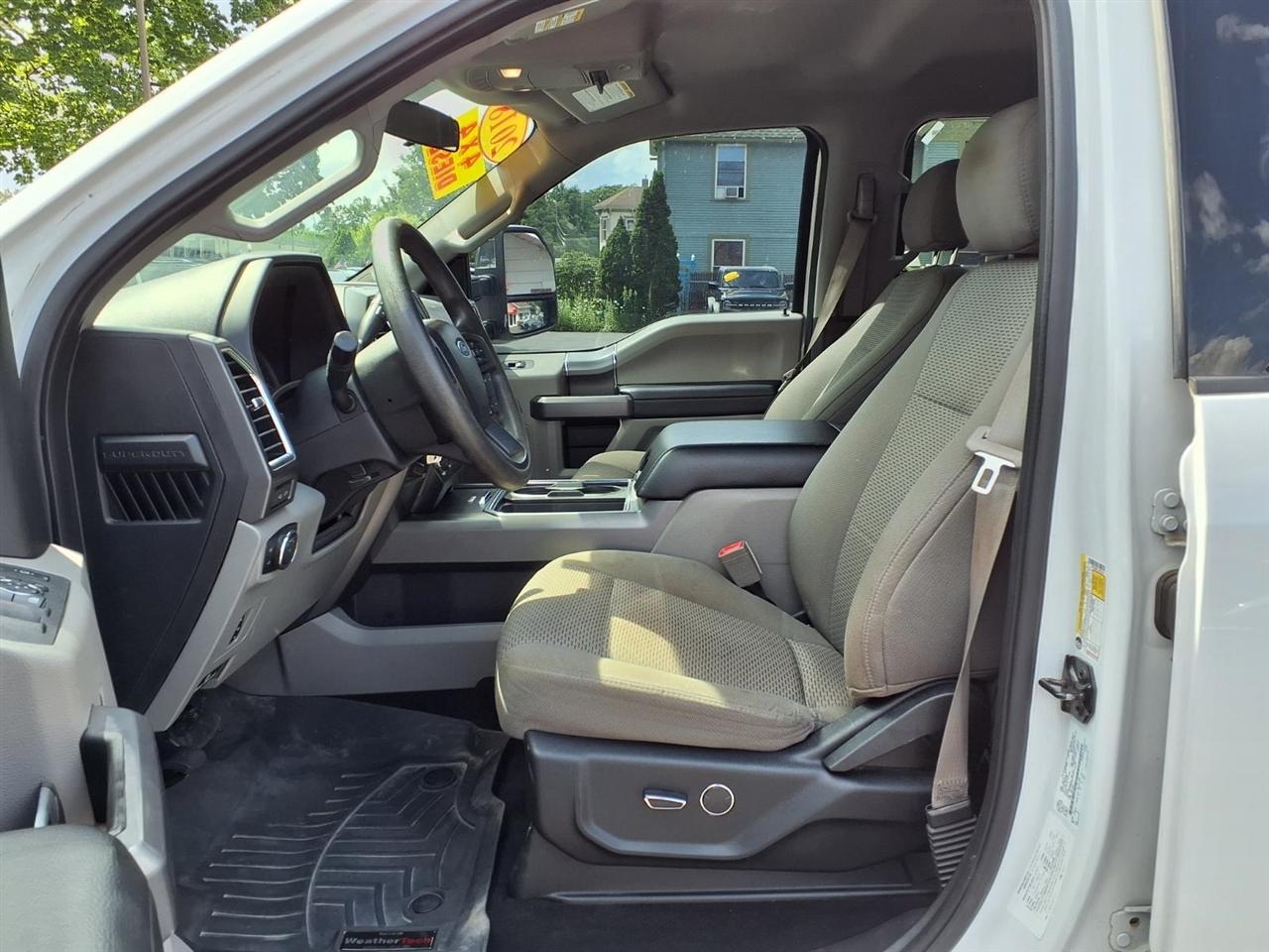 Ford Super Duty F-250 SRW King Ranch 4WD Crew Cab 8' Box 2018