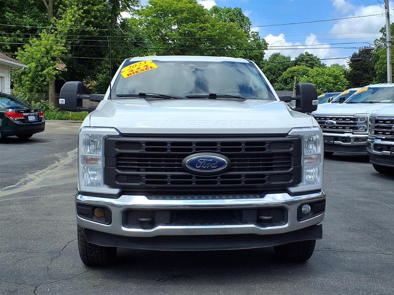 Ford Super Duty F-250 SRW XL 4WD Crew Cab 8' Box 2023