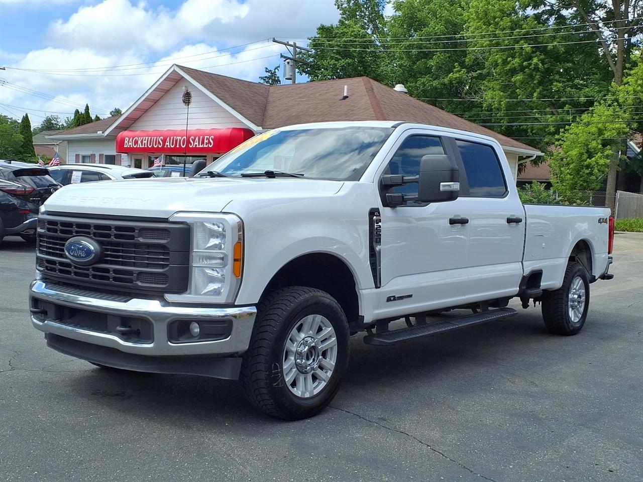 Ford Super Duty F-250 SRW XL 4WD Crew Cab 8' Box 2023