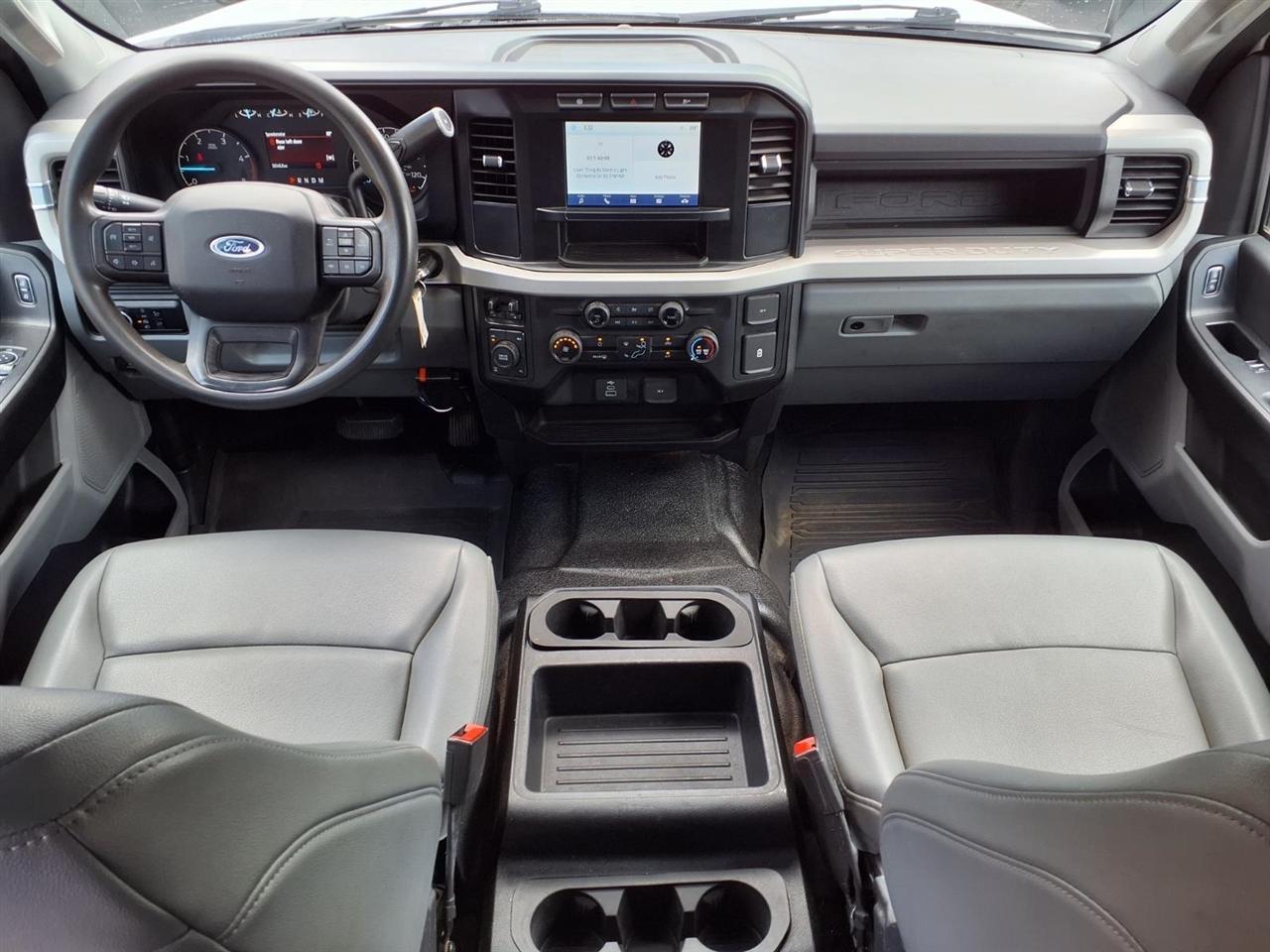 Ford Super Duty F-250 SRW XL 4WD Crew Cab 8' Box 2023