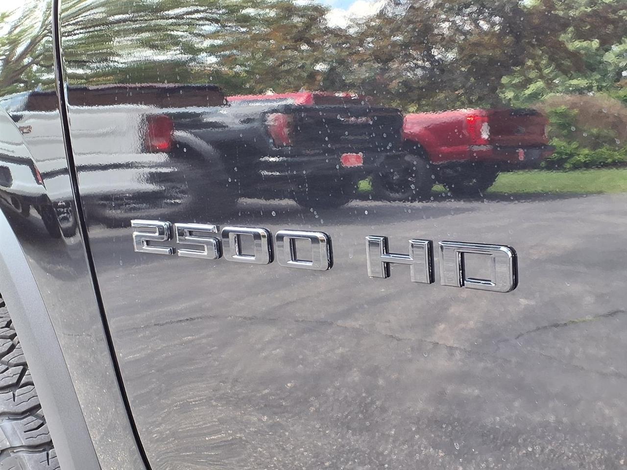 Chevrolet Silverado 2500HD 4WD Crew Cab 159" LTZ 2025