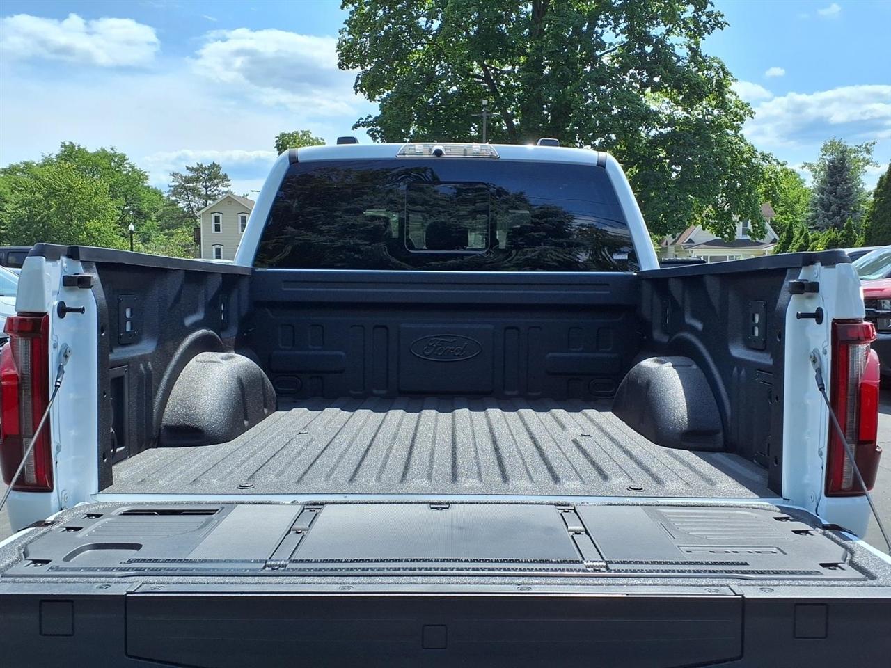 Ford F-150 Raptor 4WD SuperCrew 5.5' Box 2026