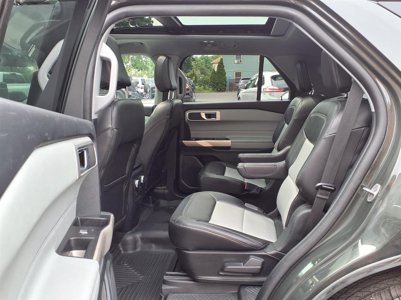 Ford Explorer XLT 4WD 2022
