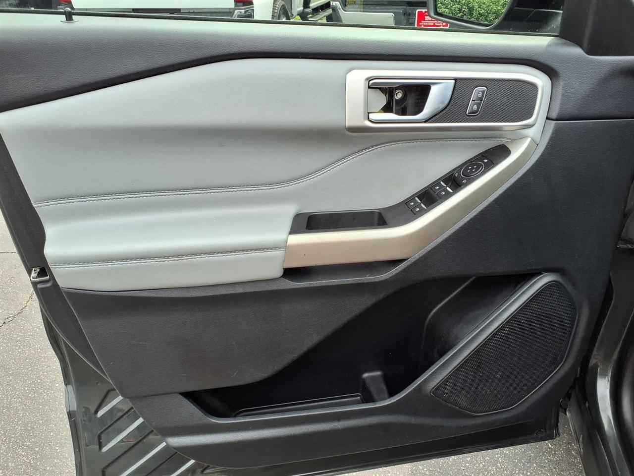 Ford Explorer XLT 4WD 2022