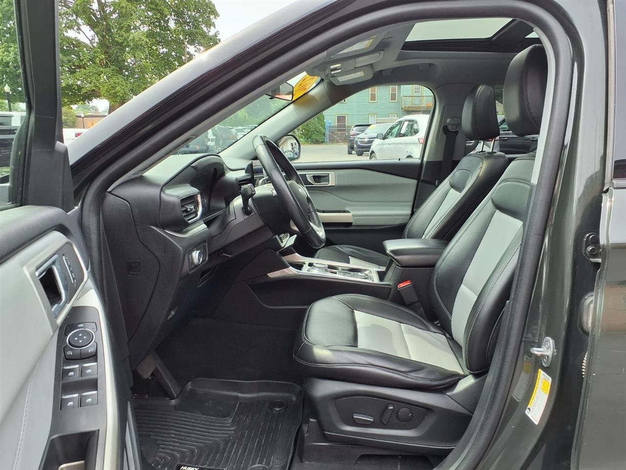 Ford Explorer XLT 4WD 2022