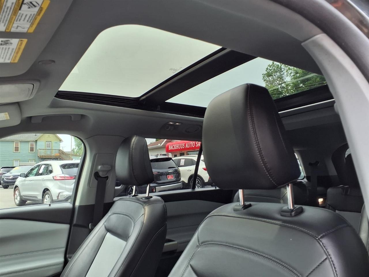 Ford Explorer XLT 4WD 2022