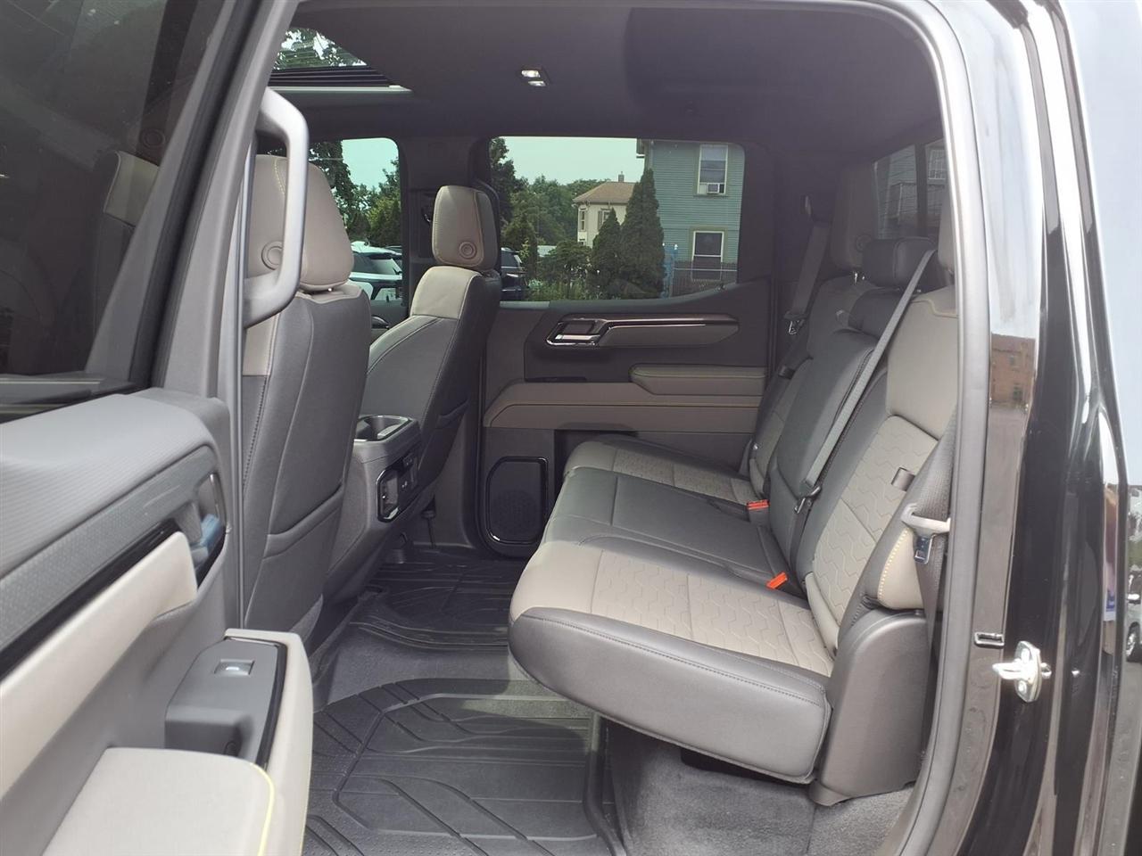 Chevrolet Silverado 1500 4WD Crew Cab 147" ZR2 2025