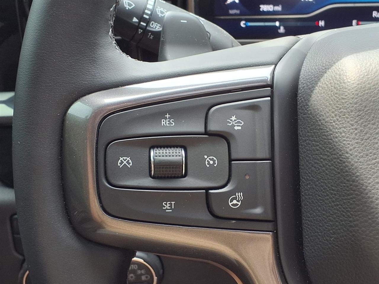 Chevrolet Silverado 1500 4WD Crew Cab 147" ZR2 2025
