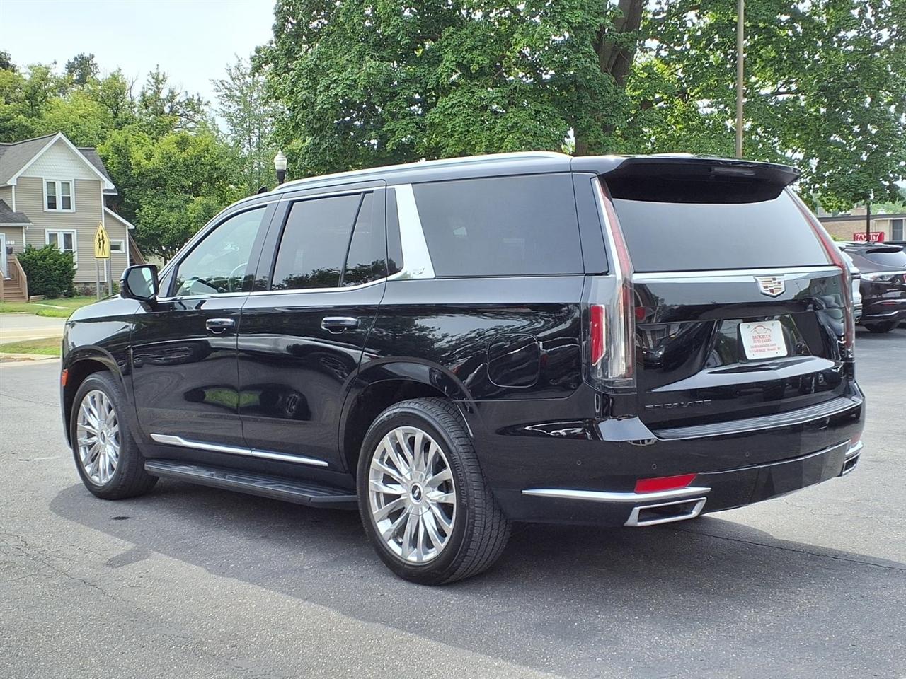 Cadillac Escalade 4WD 4dr Premium Luxury 2022