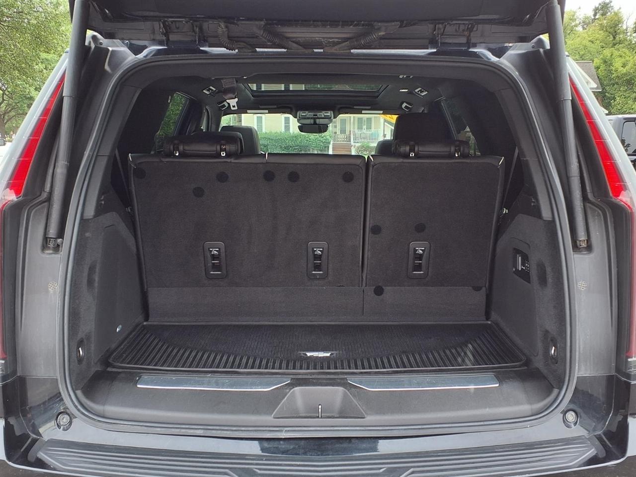 Cadillac Escalade 4WD 4dr Premium Luxury 2022