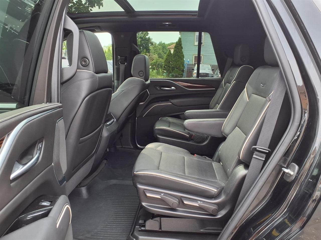 Cadillac Escalade 4WD 4dr Premium Luxury 2022